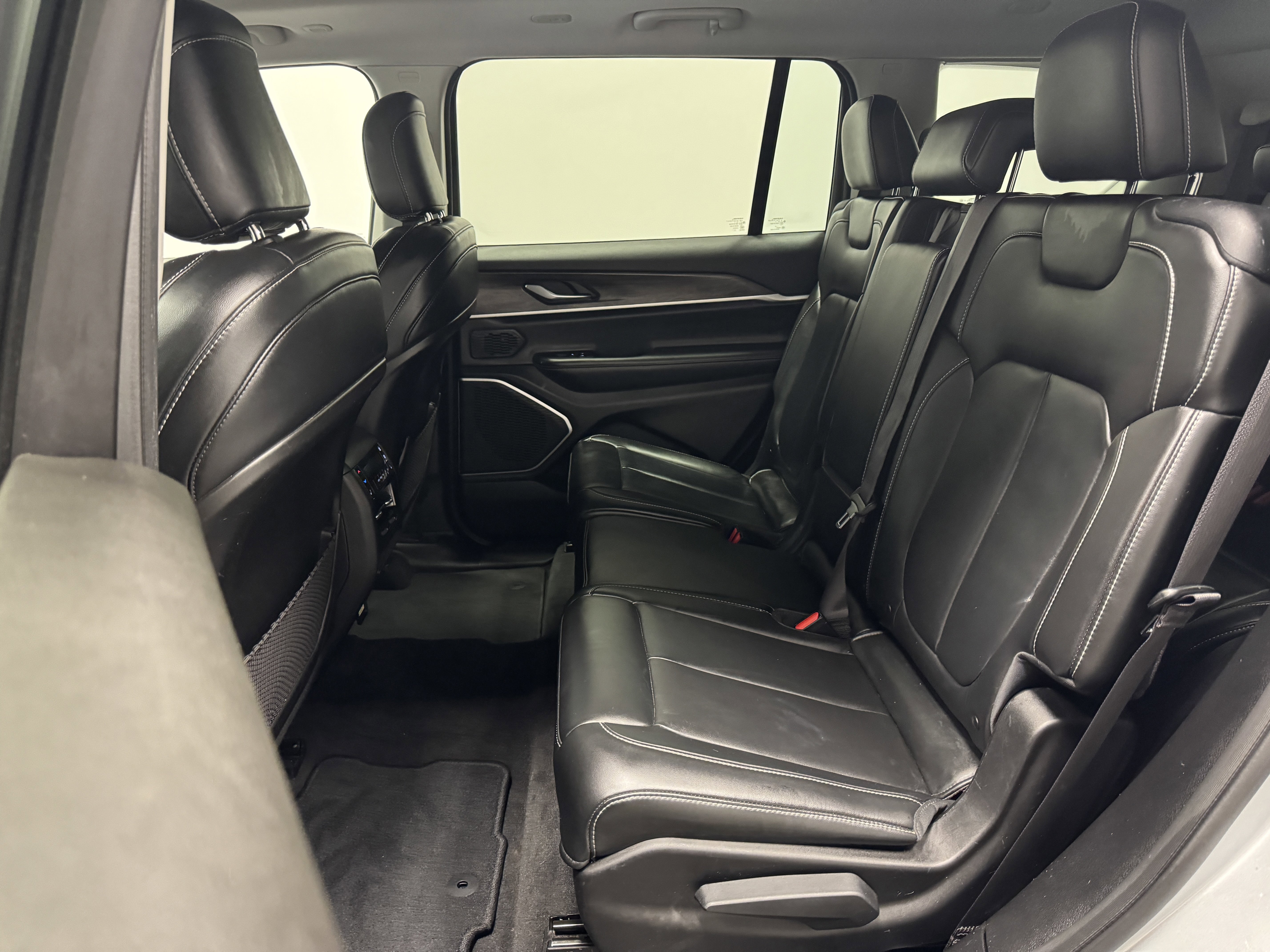 Used 2021 Jeep Grand Cherokee L Limited image 18