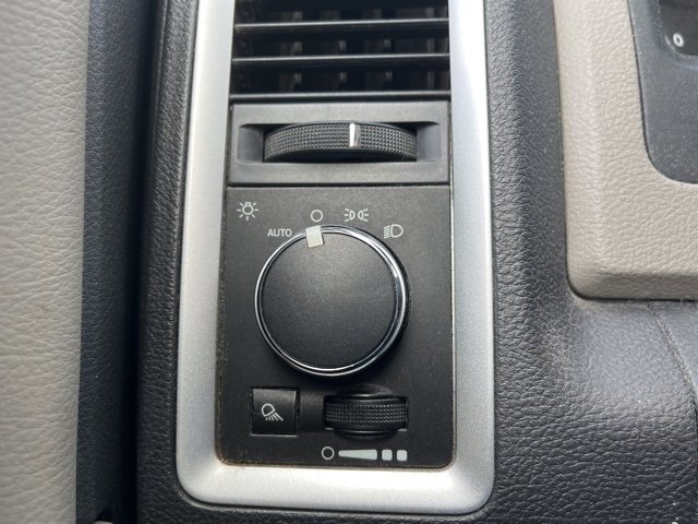 Used 2011 RAM 2500 SLT image 21