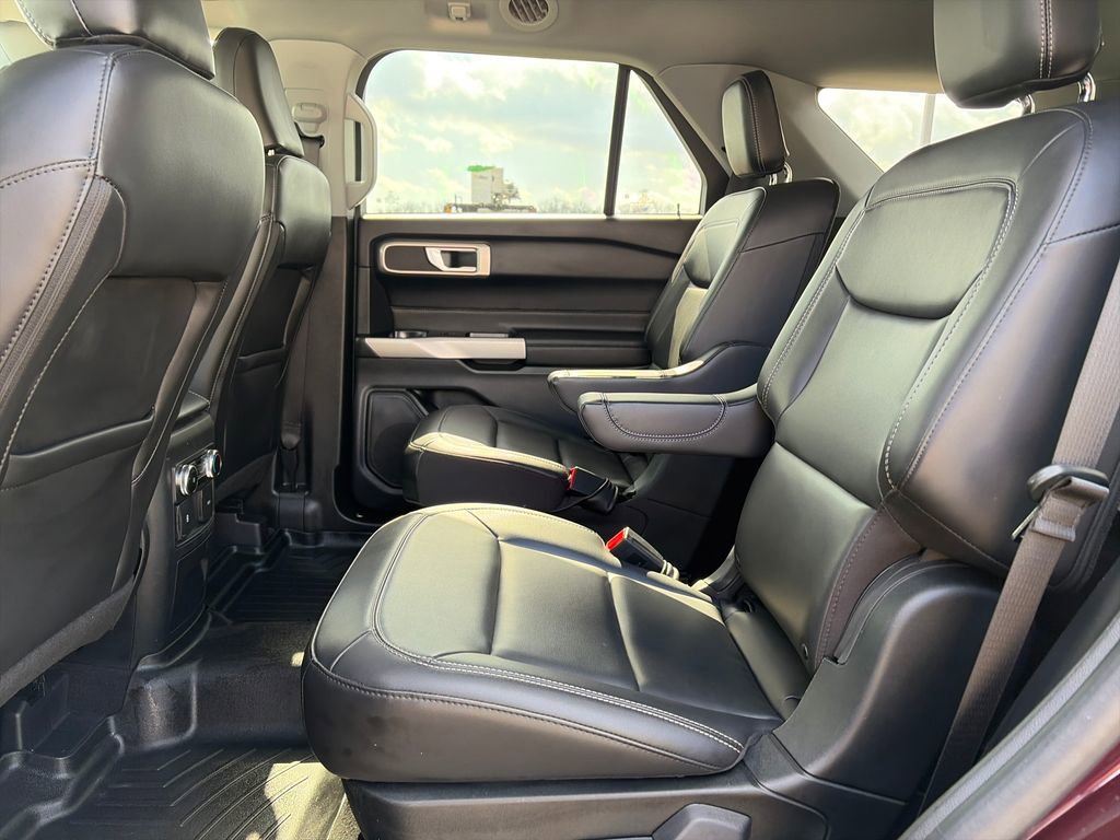 Used 2023 Ford Explorer XLT w/ Equipment Group 202A image 29