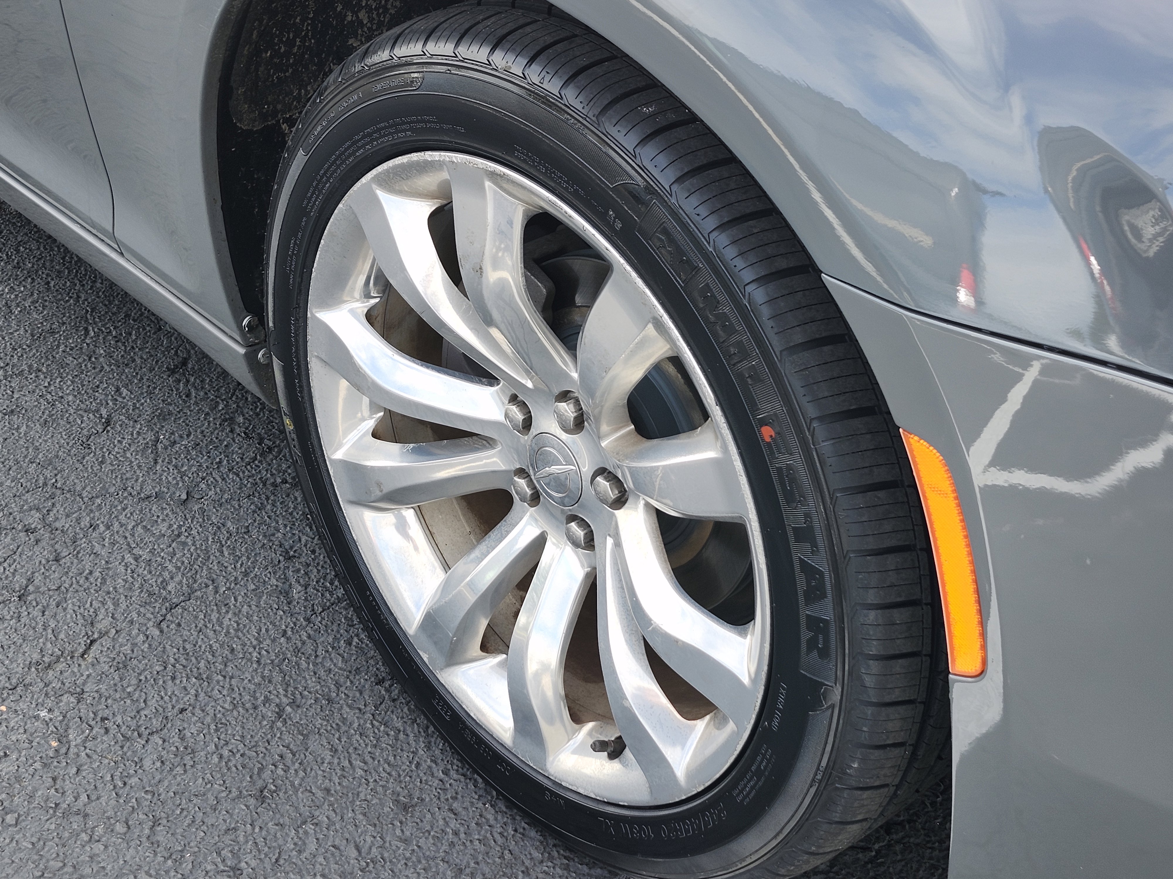 Used 2018 Chrysler 300 Limited image 33