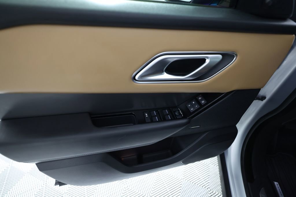 Used 2025 Land Rover Range Rover Velar Dynamic HSE AWD/4WD image 16