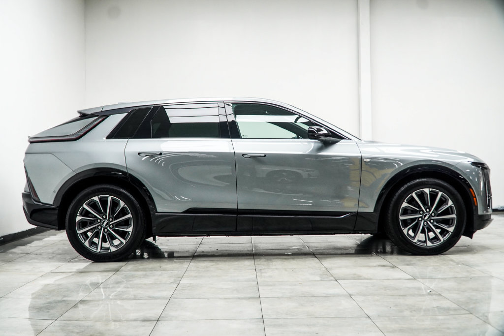 Used 2024 Cadillac Lyriq Sport AWD/4WD image 10