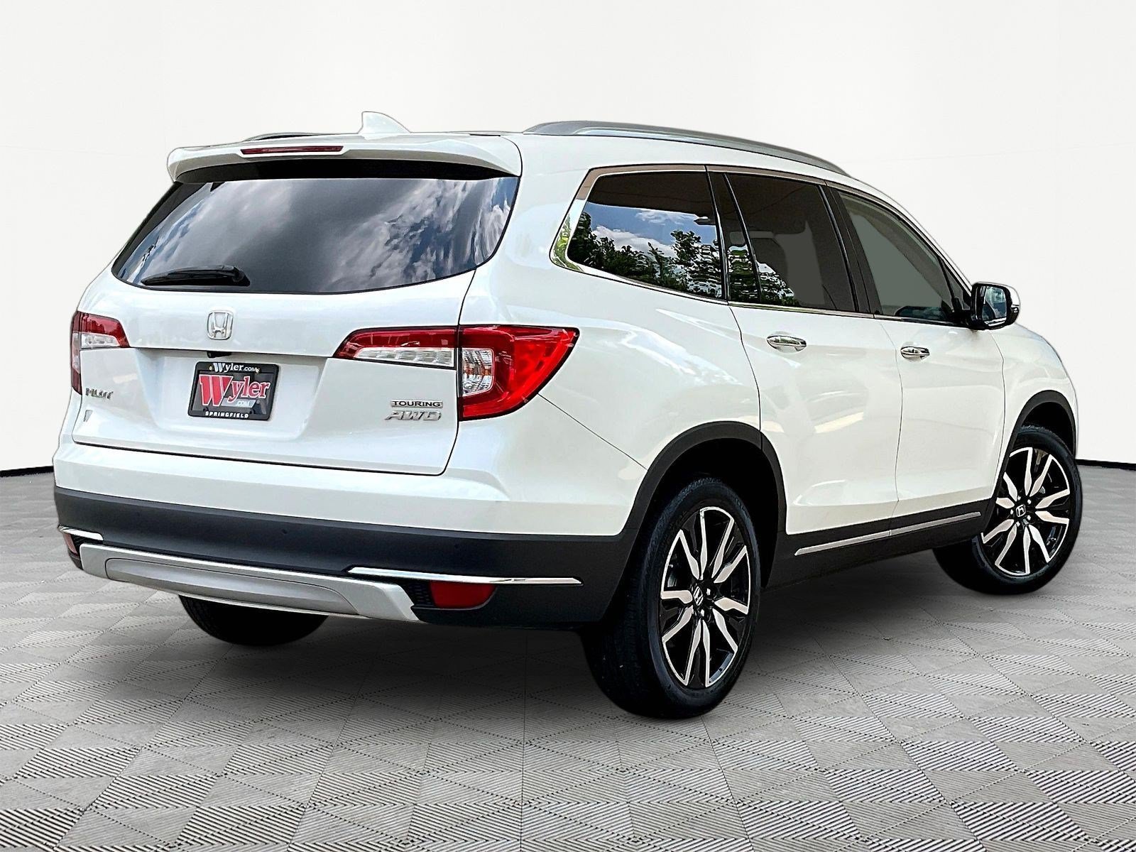 Used 2019 Honda Pilot Touring image 6