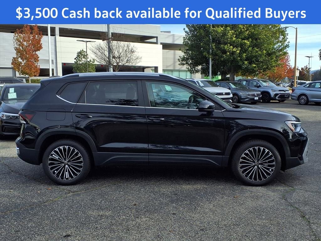New 2025 Volkswagen Taos SE image 3