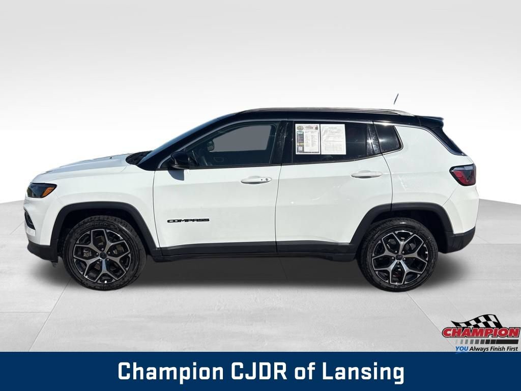 Used 2025 Jeep Compass Limited AWD/4WD image 4