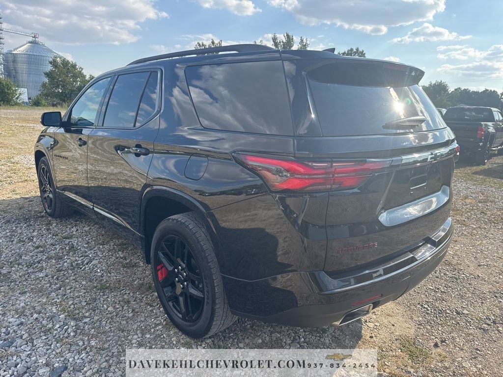 Certified 2023 Chevrolet Traverse Premier w/ Redline Edition AWD/4WD image 3