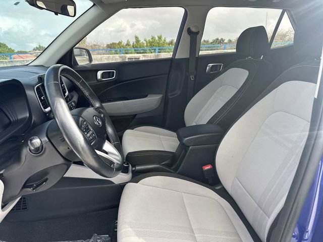 Used 2023 Hyundai Venue SEL FWD image 23