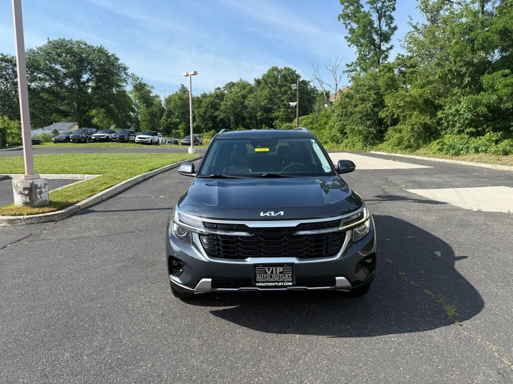 Used 2024 Kia Seltos S FWD image 2