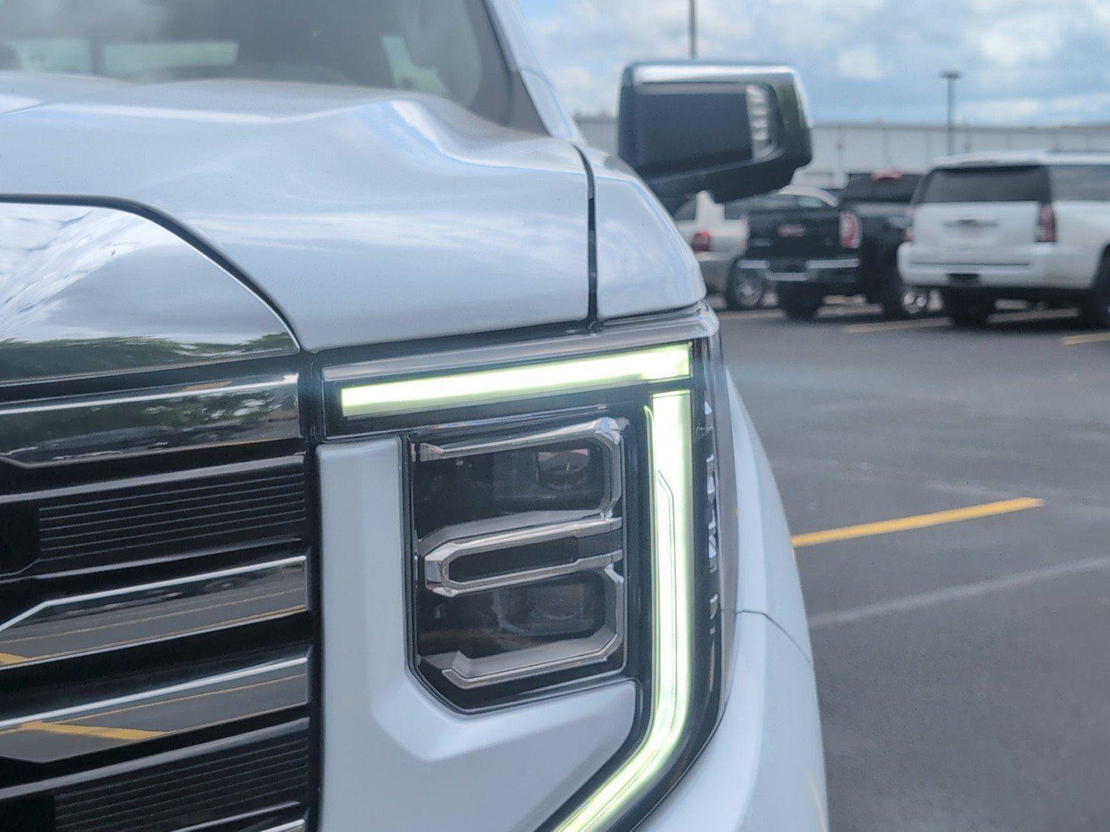 New 2026 GMC Sierra 1500 SLT w/ SLT Premium Plus Package AWD/4WD image 13