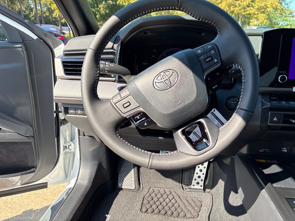 New 2026 Toyota Camry SE FWD image 19