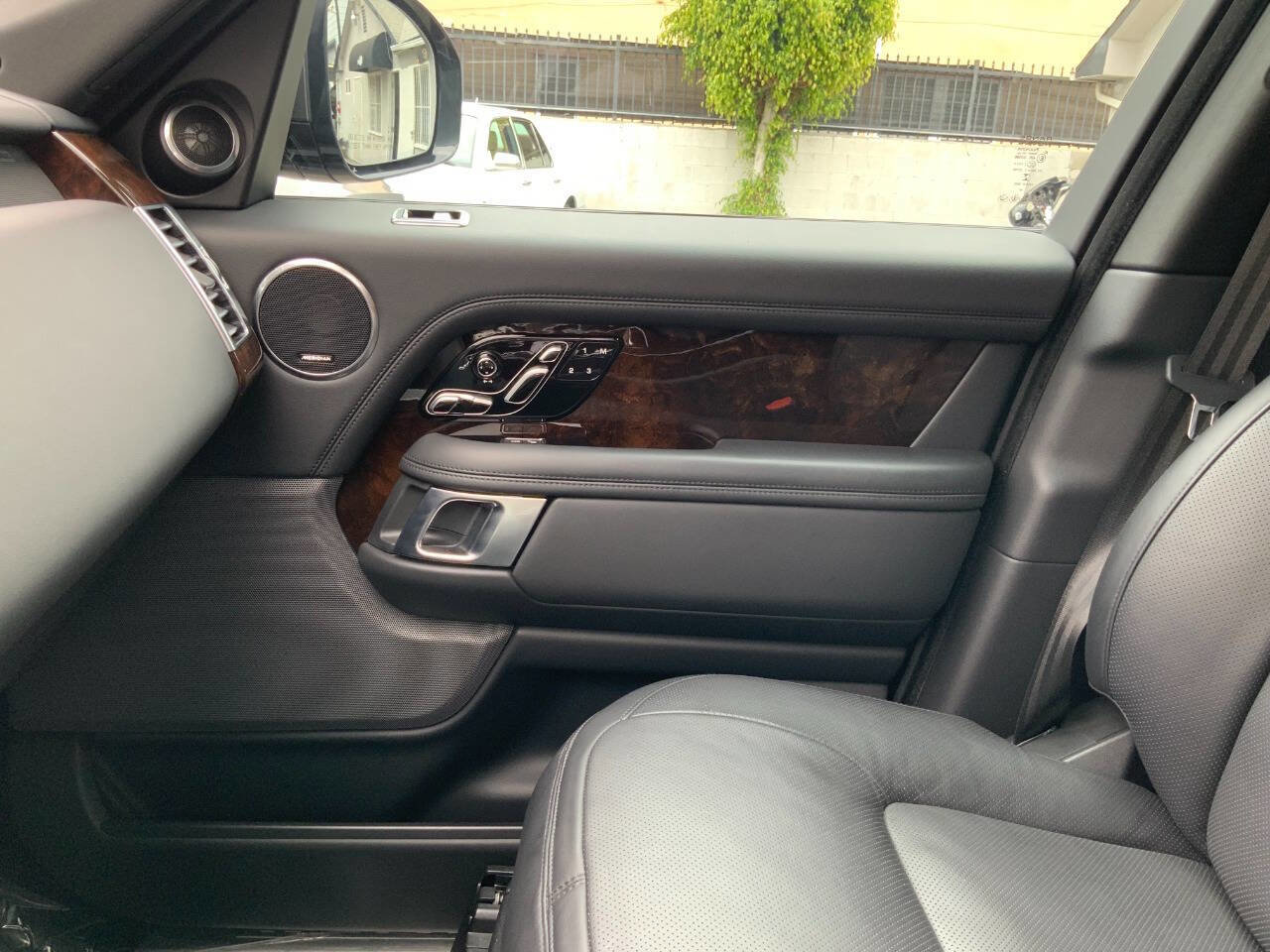 Used 2020 Land Rover Range Rover HSE AWD/4WD image 35