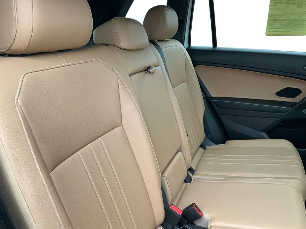 Used 2022 Volkswagen Tiguan SE R-Line AWD/4WD image 19