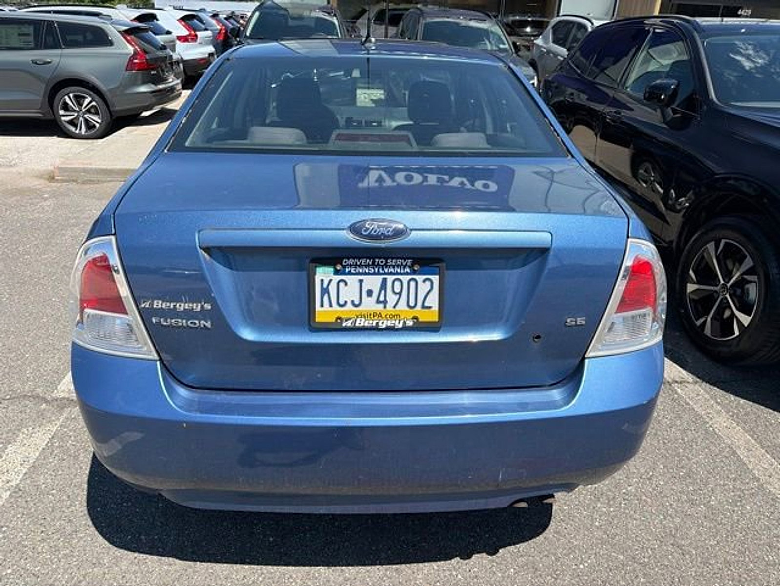 Used 2009 Ford Fusion SE FWD image 2