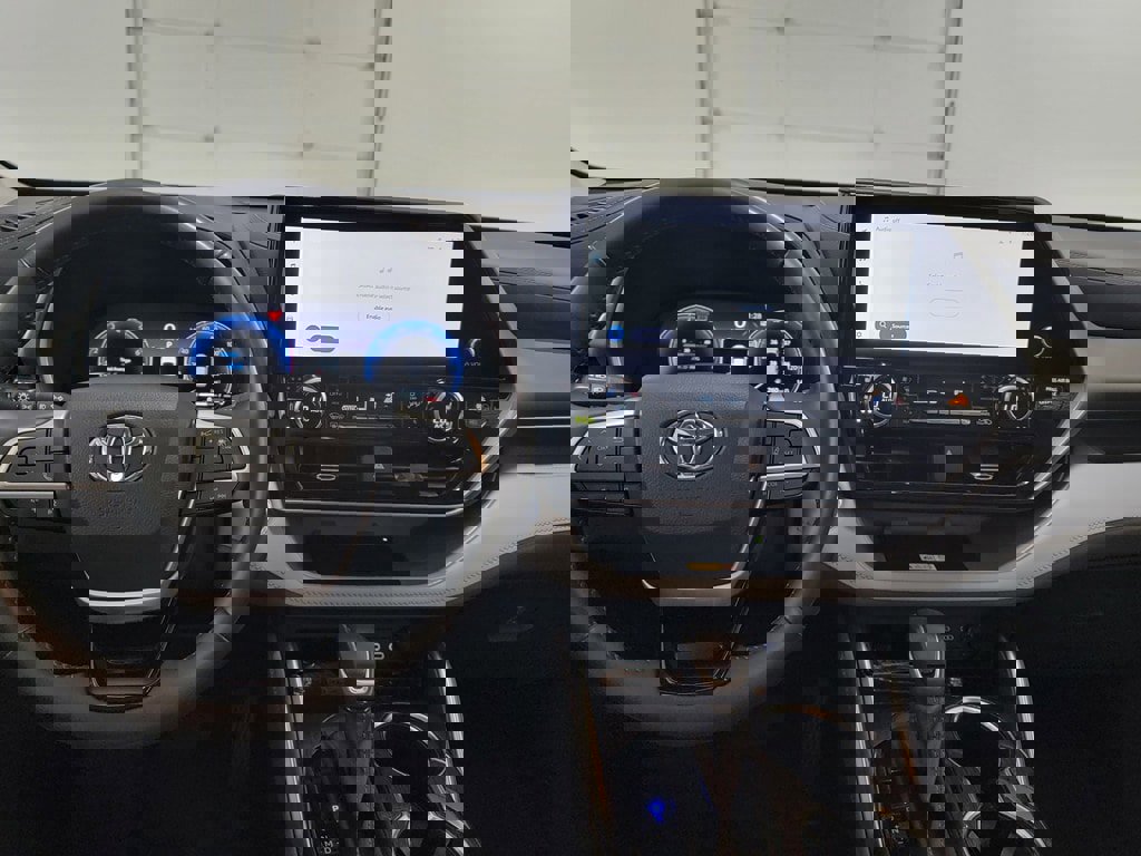 Used 2023 Toyota Highlander Limited image 12