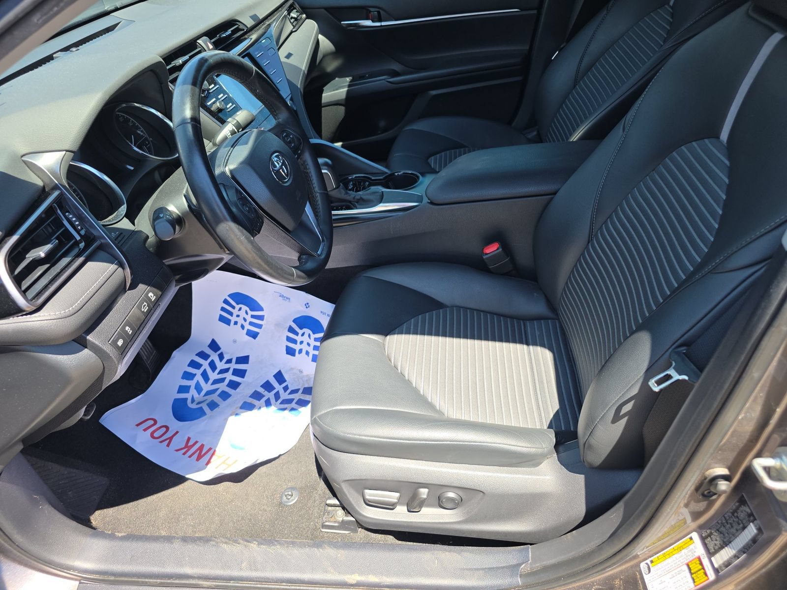 Used 2020 Toyota Camry SE FWD image 8