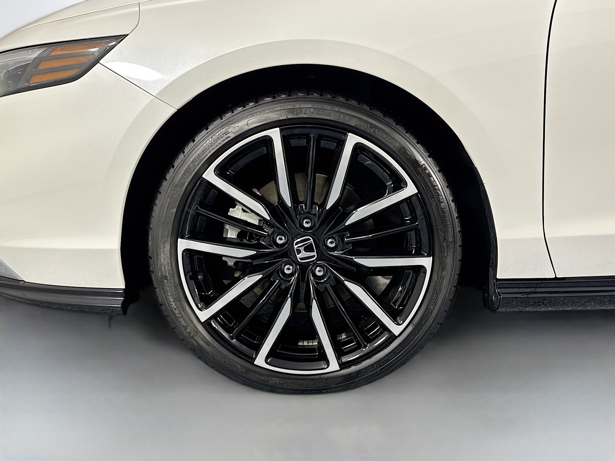 Certified 2025 Honda Accord Touring image 32