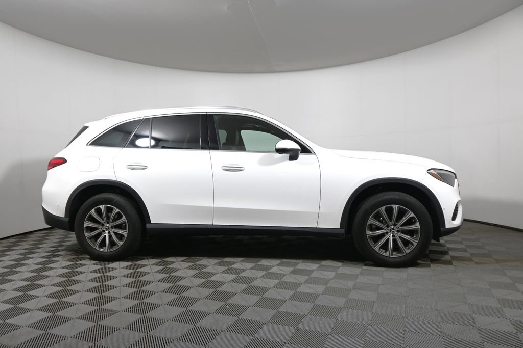 Used 2024 Mercedes-Benz GLC 300 4MATIC image 8