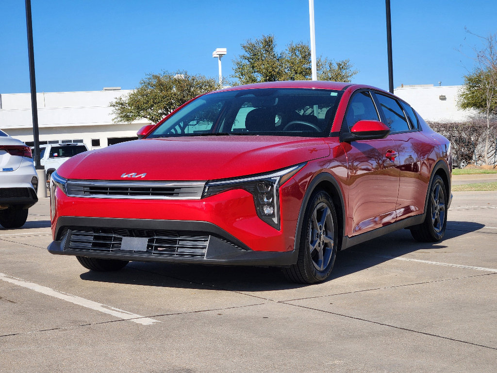 New 2025 Kia K4 LXS image 2