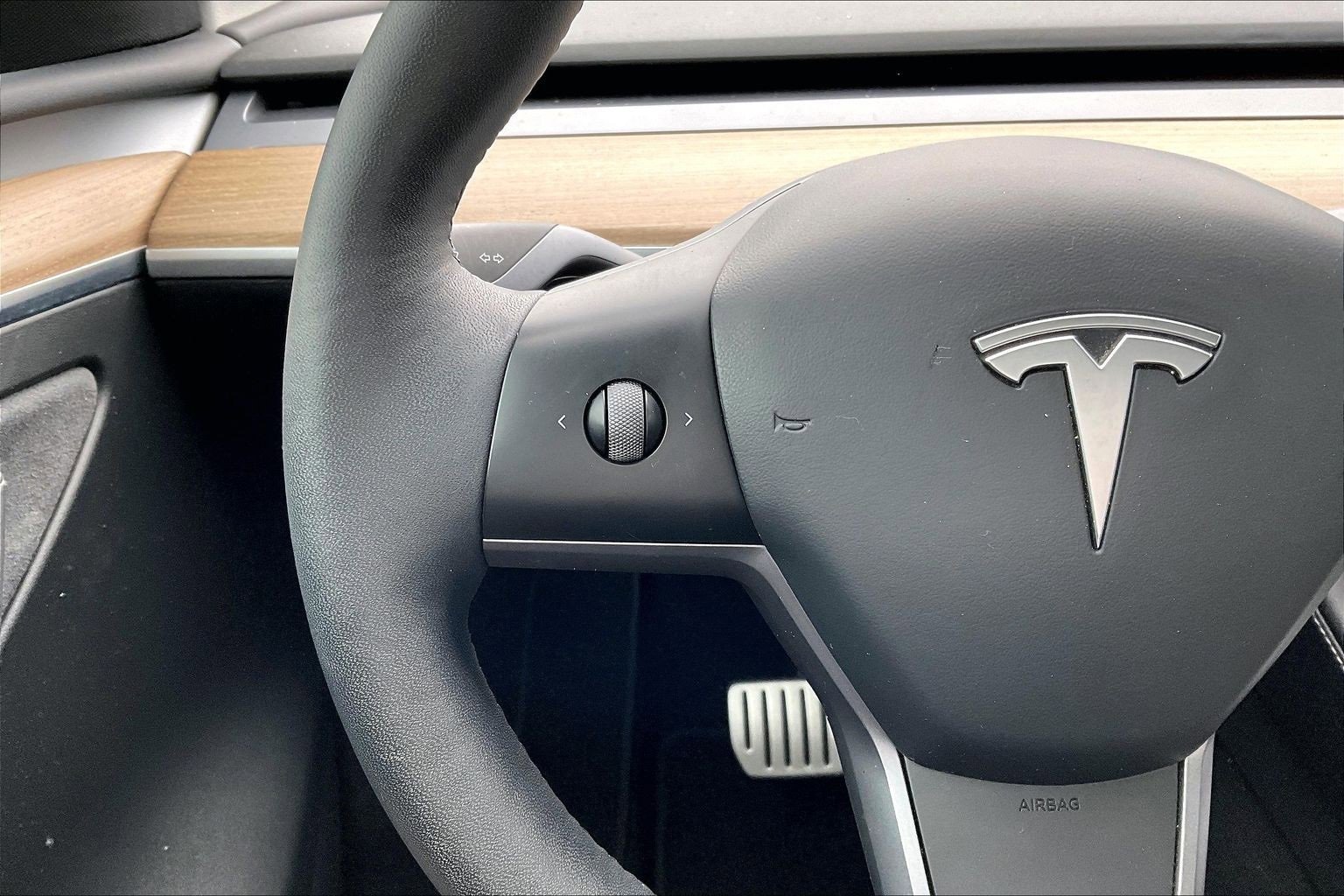 Used 2022 Tesla Model Y Performance image 11