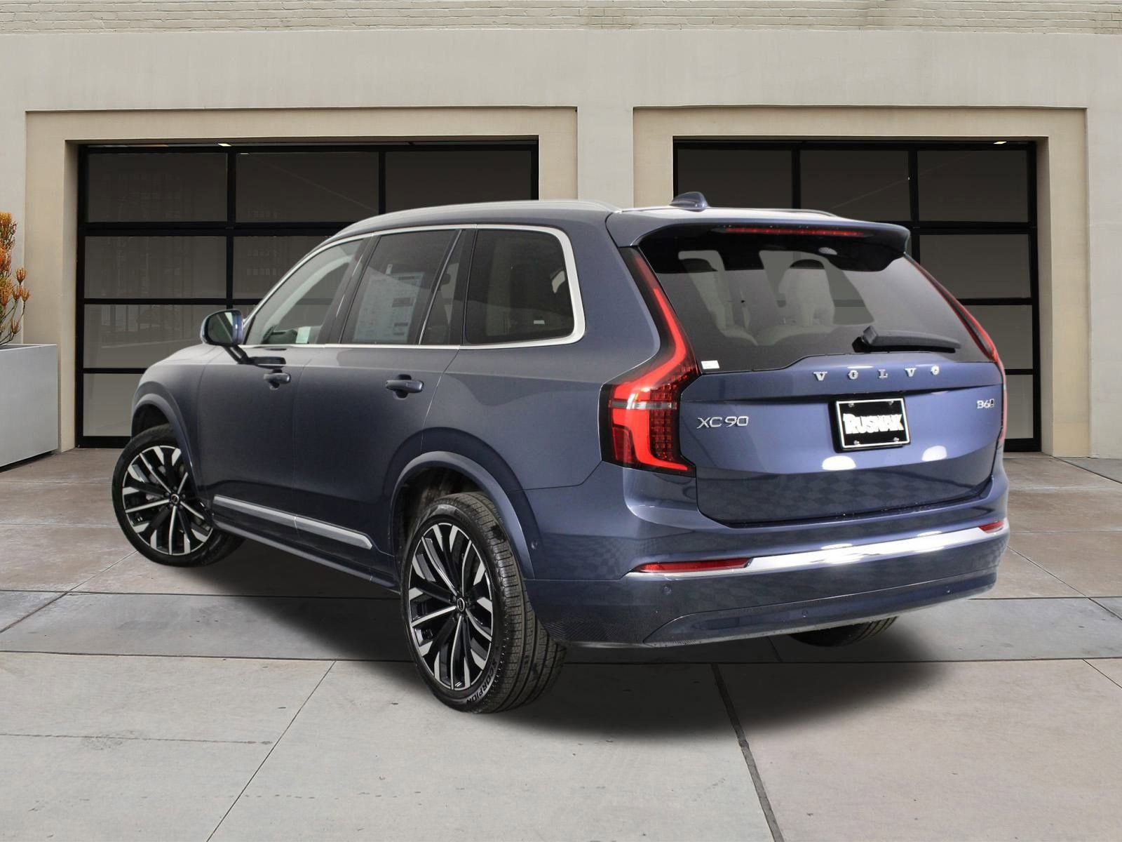 New 2026 Volvo XC90 B6 Ultra image 3