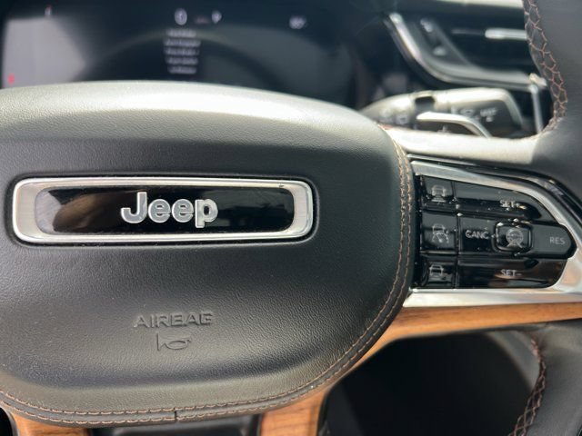 Used 2022 Jeep Grand Cherokee Summit AWD/4WD image 40