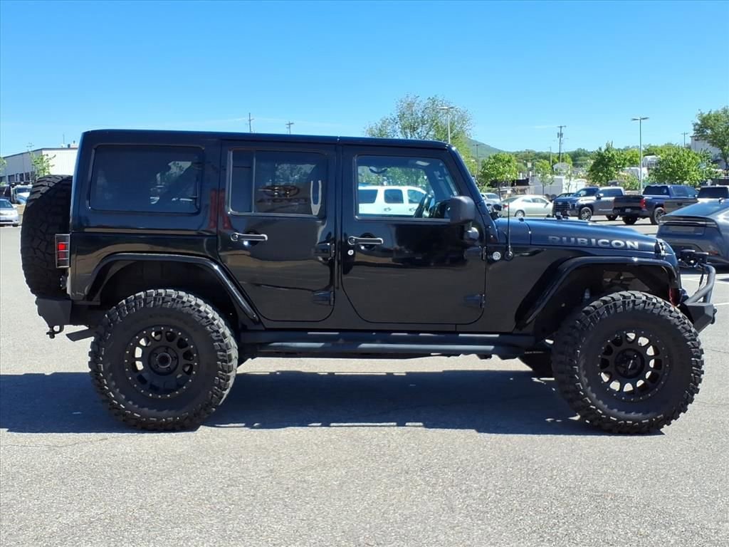 Used 2014 Jeep Wrangler Unlimited Rubicon w/ Connectivity Group AWD/4WD image 3