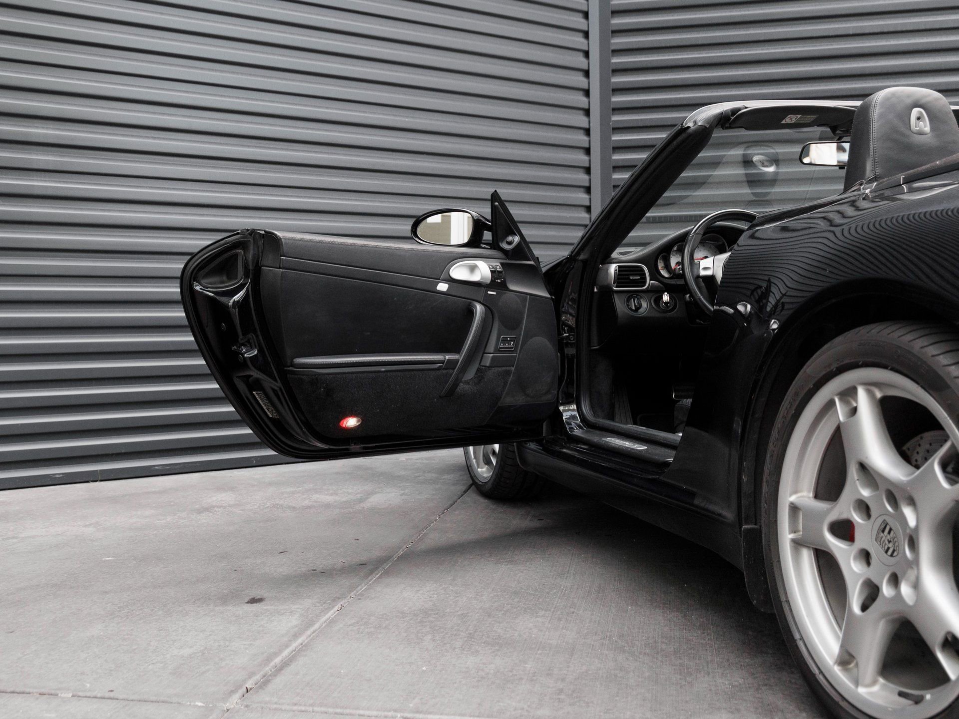 Used 2006 Porsche 911 Carrera 4S AWD/4WD image 14