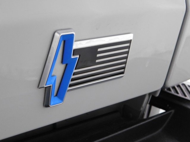 Used 2023 Ford F150 Lightning Lariat image 7