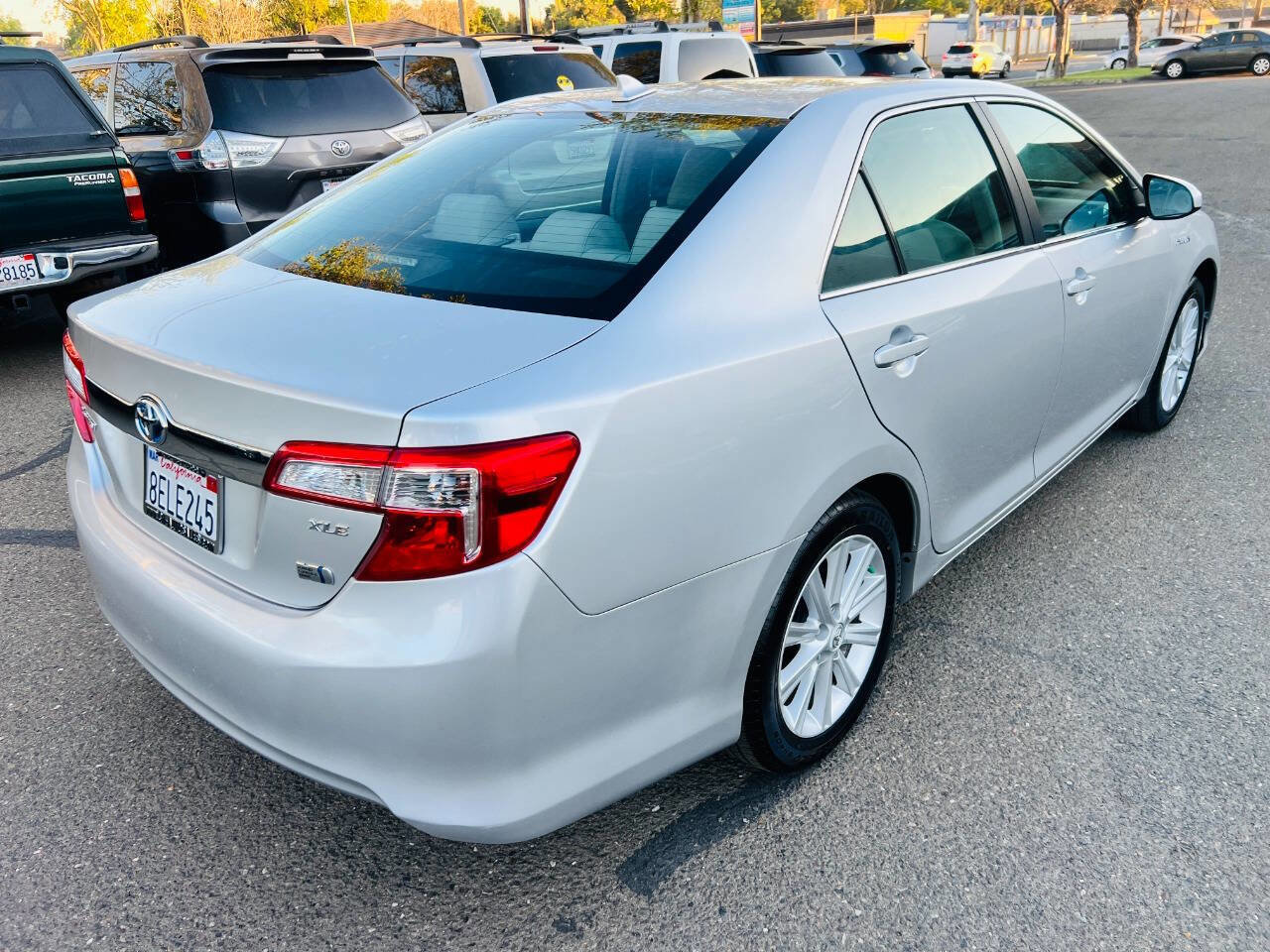 Used 2013 Toyota Camry XLE w/ Leather Pkg image 3