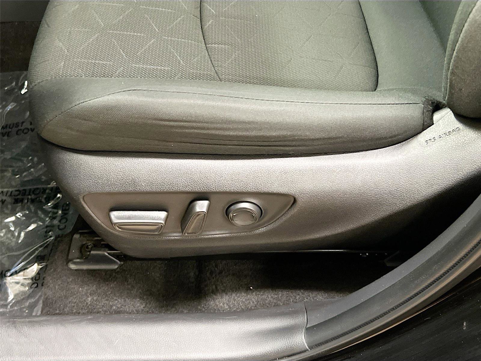 Used 2023 Toyota RAV4 XLE image 19