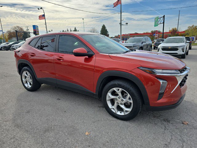 Used 2024 Chevrolet Trax LS w/ LS Convenience Package