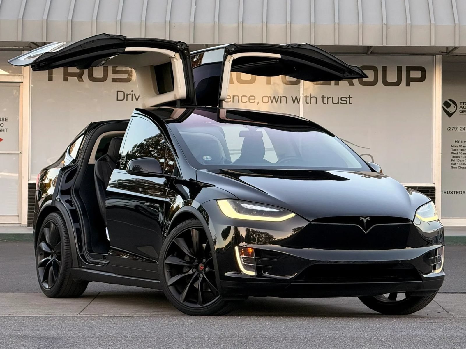 Used 2016 Tesla Model X 75D AWD/4WD image 2