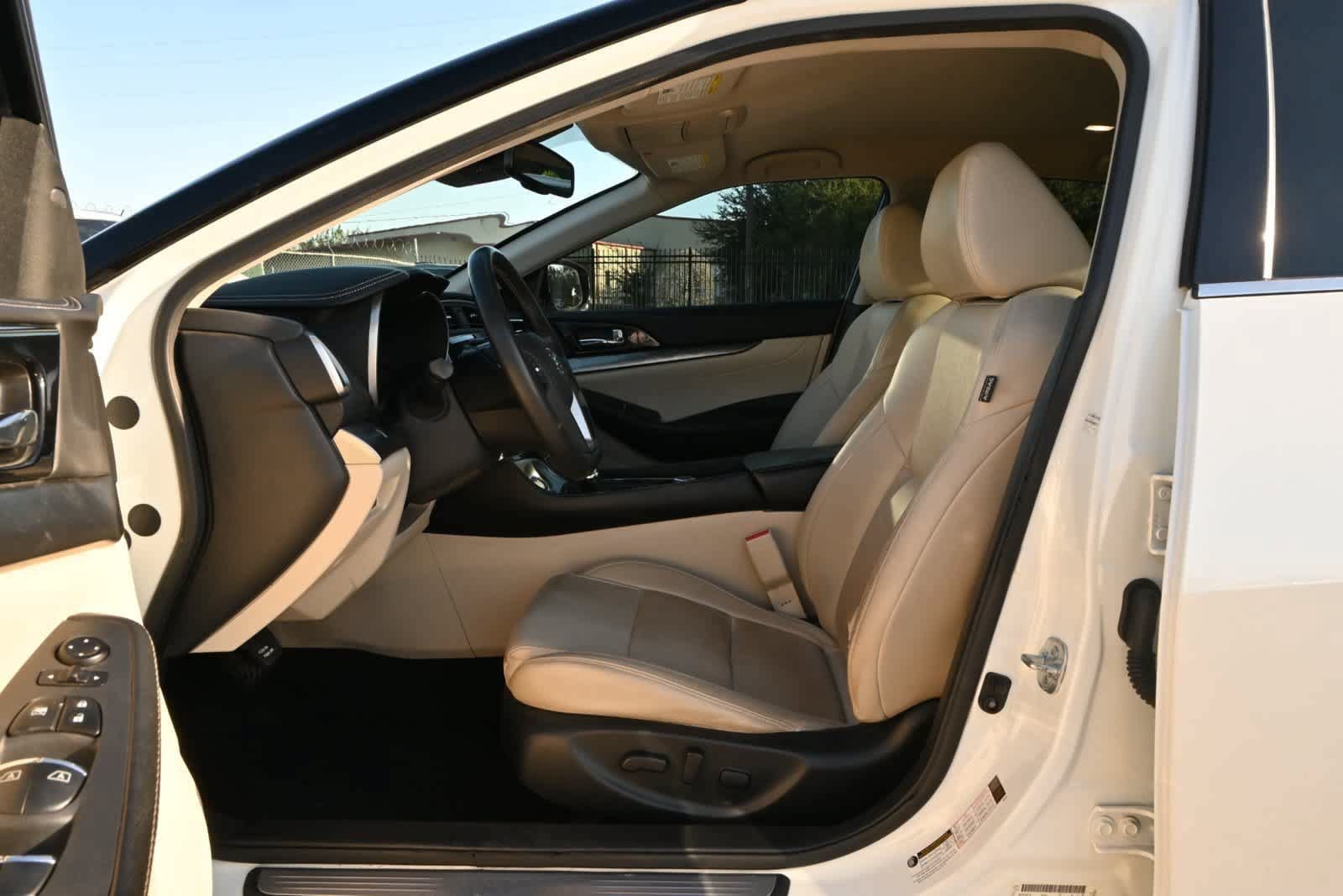 Used 2020 Nissan Maxima 3.5 SV w/ Floor Mat Group FWD image 16