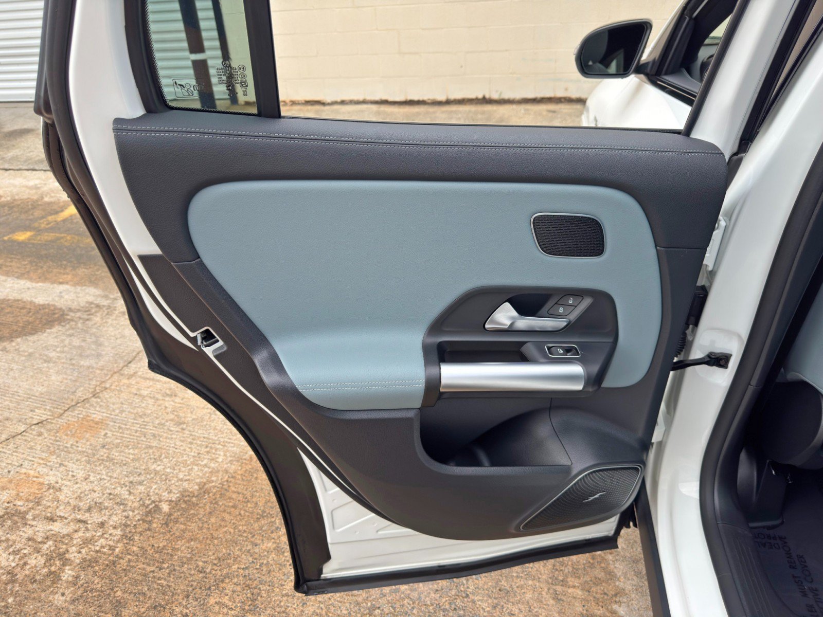 Used 2025 Mercedes-Benz GLA 35 AMG 4MATIC w/ AMG Aerodynamics Package image 47