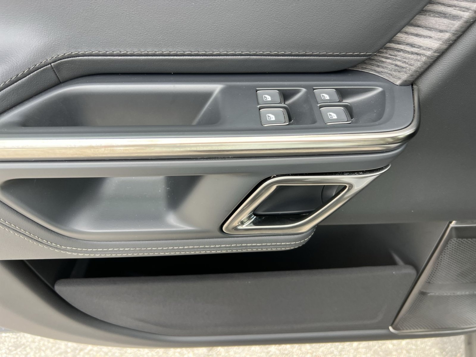 Used 2022 Rivian R1T Adventure AWD/4WD image 15