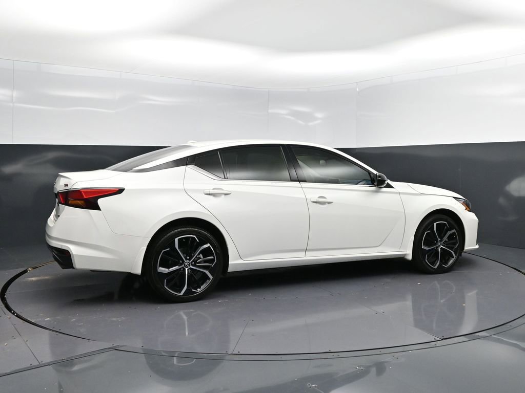 Used 2024 Nissan Altima 2.5 SR image 8