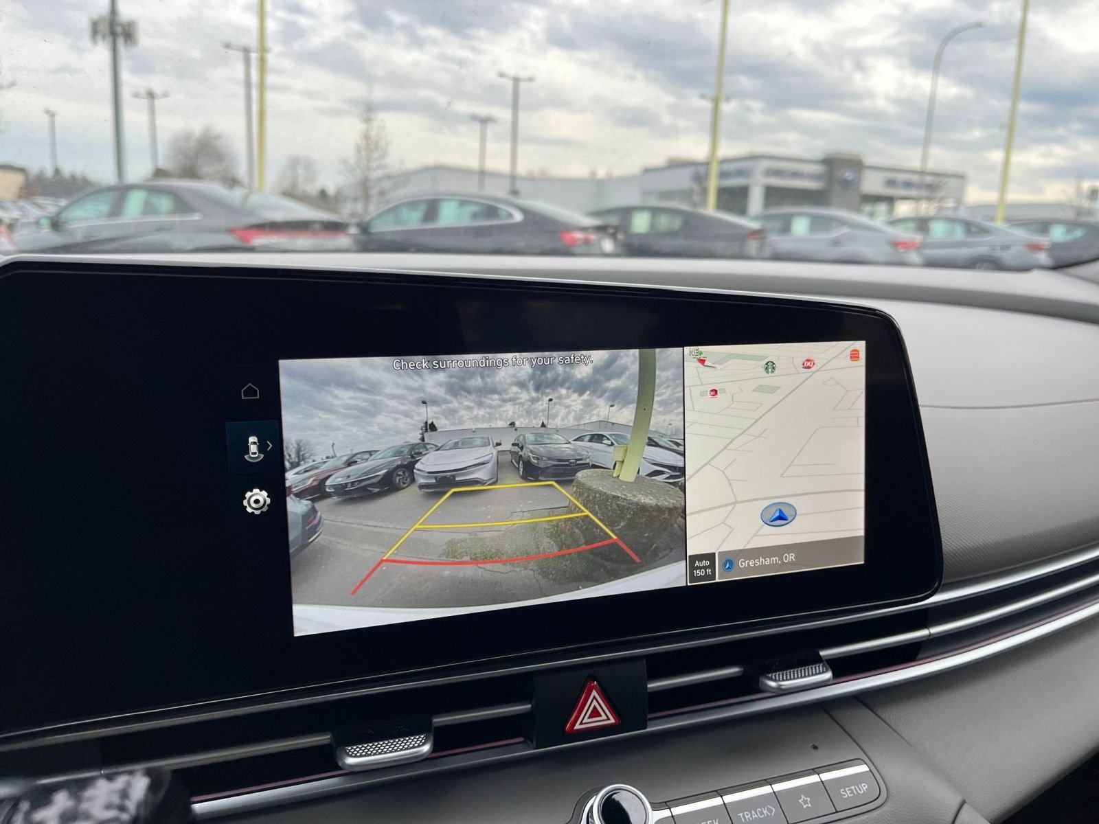 Used 2025 Hyundai Elantra SEL image 17