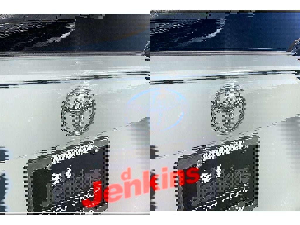 Used 2021 Toyota RAV4 XLE w/ Convenience Package image 34