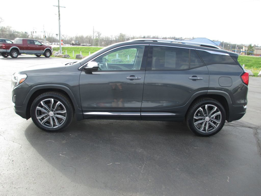 Used 2019 GMC Terrain Denali w/ Advanced Safety Package image 10