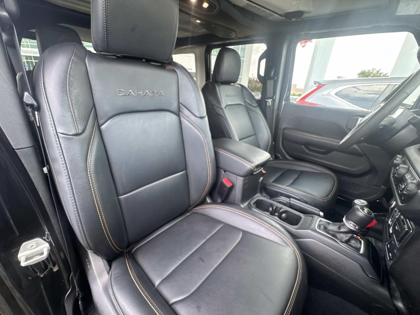 Used 2024 Jeep Wrangler Unlimited Sahara w/ Technology Group AWD/4WD image 10
