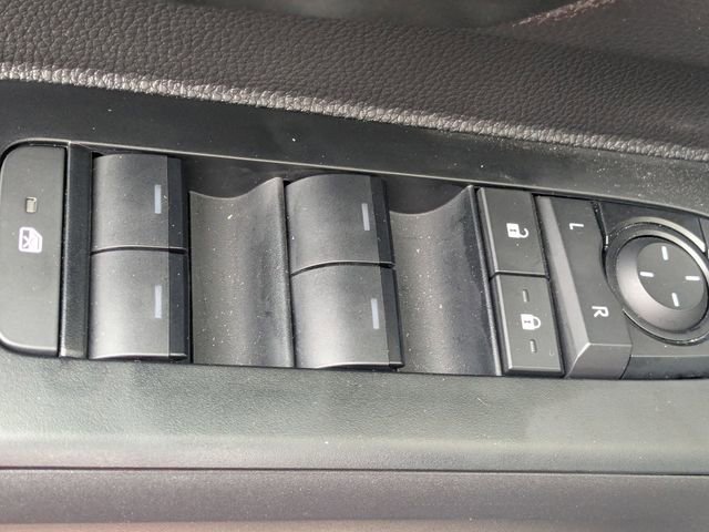 Certified 2025 Toyota Tacoma SR5 AWD/4WD image 12