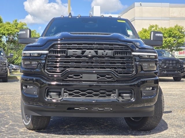 Used 2026 RAM 2500 Limited AWD/4WD image 2