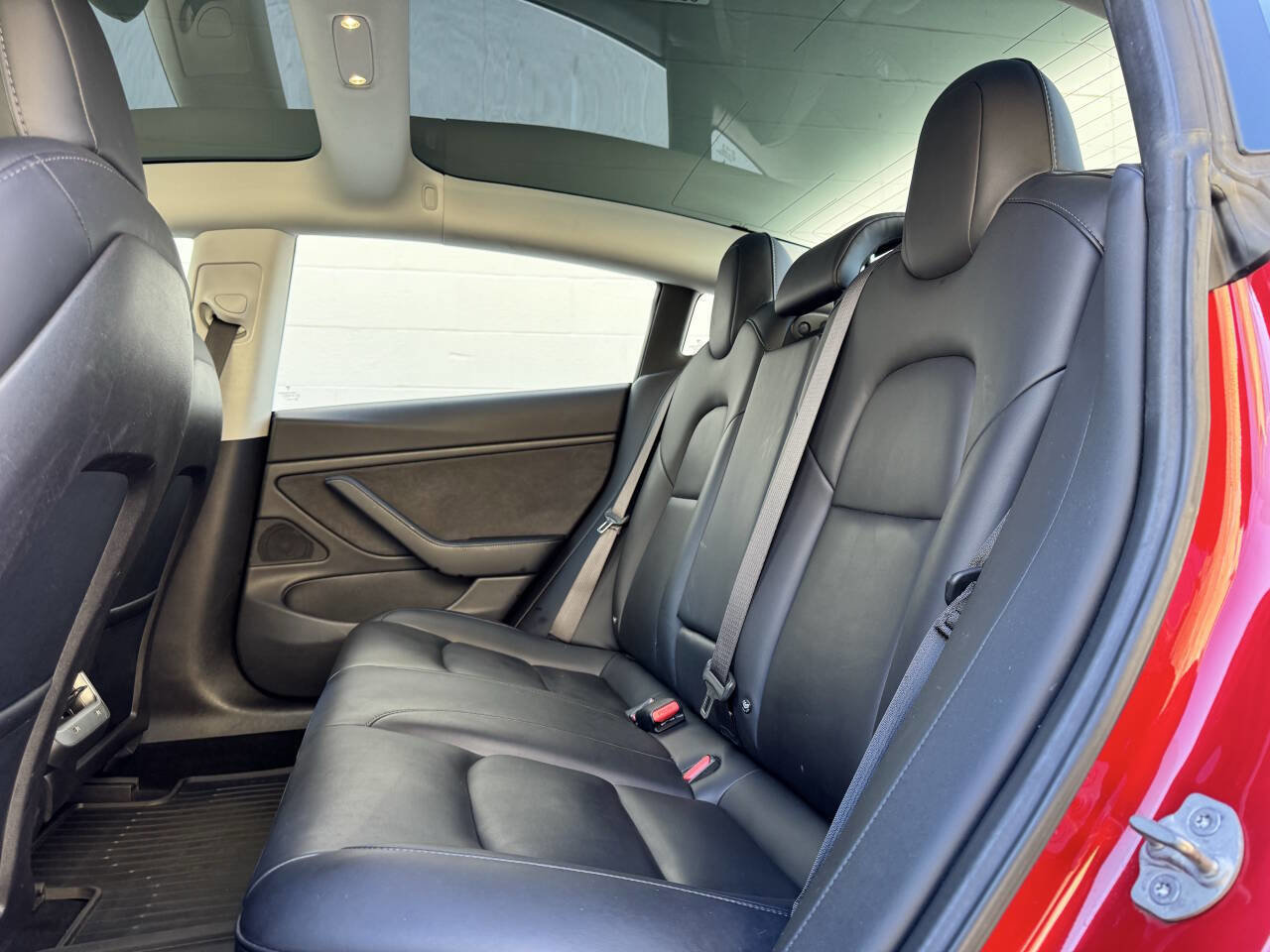 Used 2018 Tesla Model 3 Long Range image 25