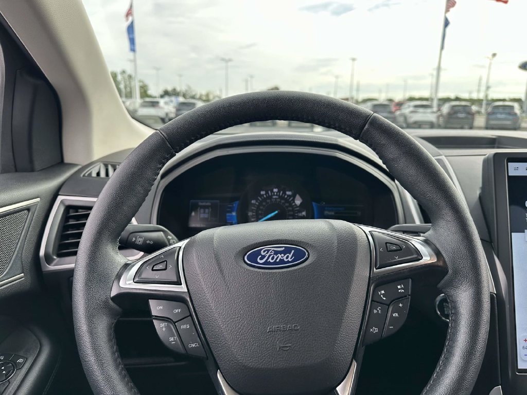 Certified 2024 Ford Edge SEL w/ Convenience Package AWD/4WD image 17