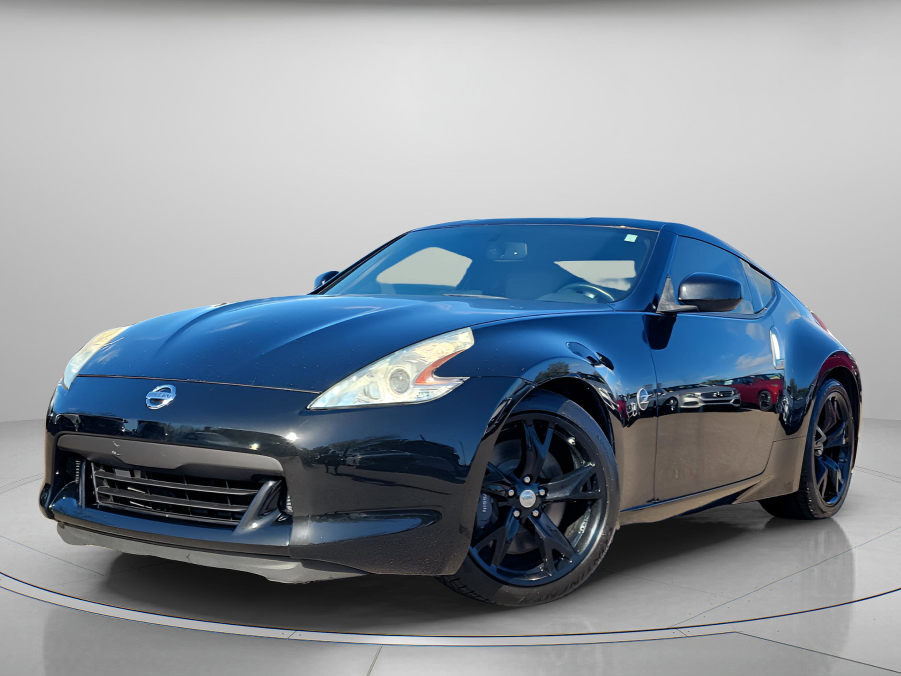 Used 2011 Nissan 370Z Touring w/ Sport Pkg image 2