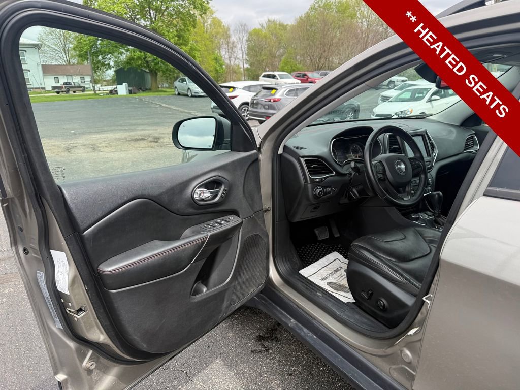 Used 2020 Jeep Cherokee Trailhawk AWD/4WD image 10