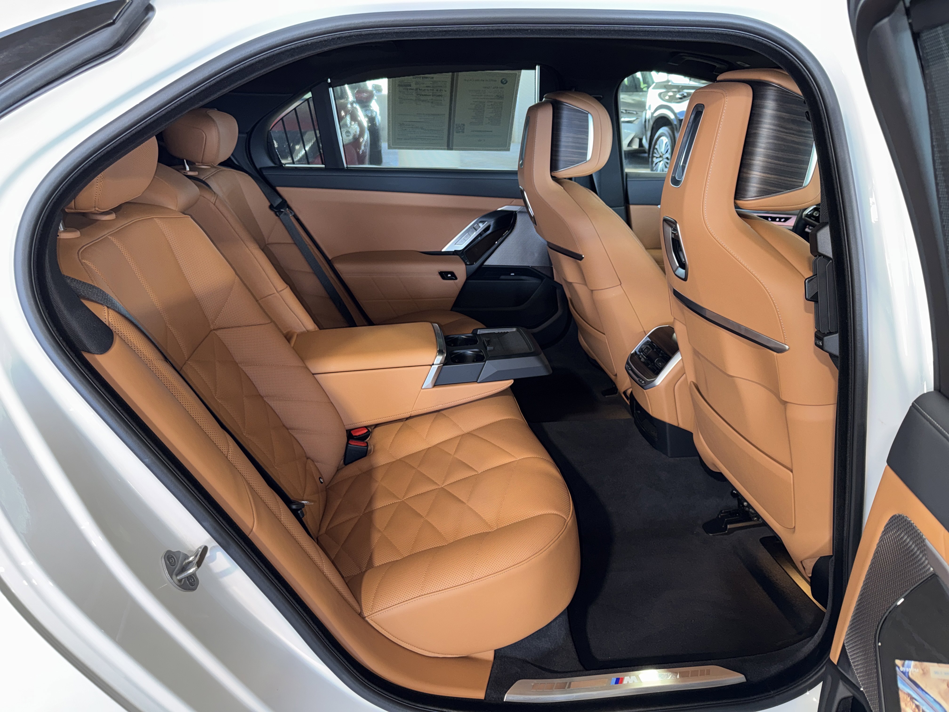 Used 2025 BMW 740i xDrive AWD/4WD image 13
