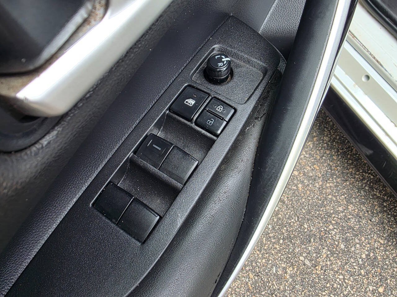 Used 2023 Toyota Corolla XSE FWD image 10