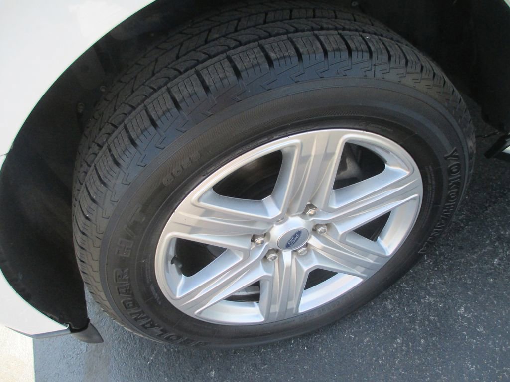 Used 2020 Ford Expedition Max XLT w/ Equipment Group 202A AWD/4WD image 13