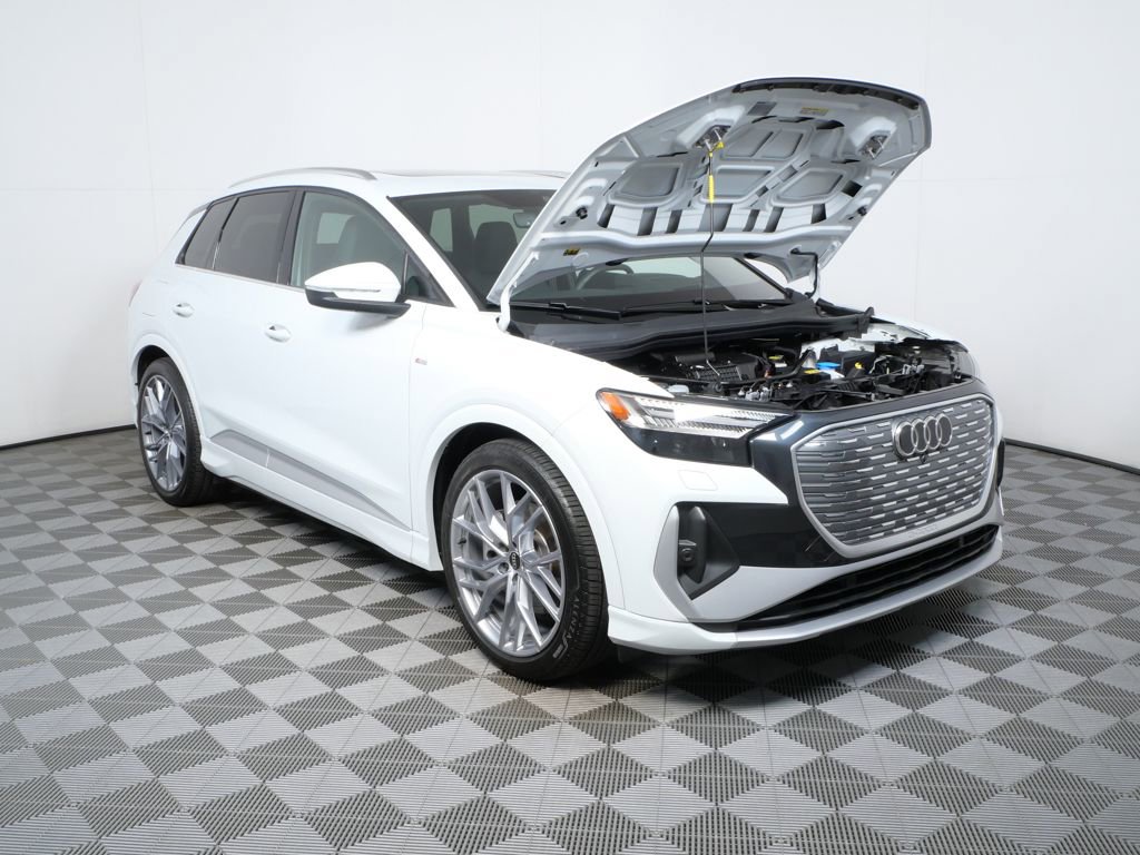 Certified 2025 Audi Q4 e-tron Prestige w/ Sport Package image 31